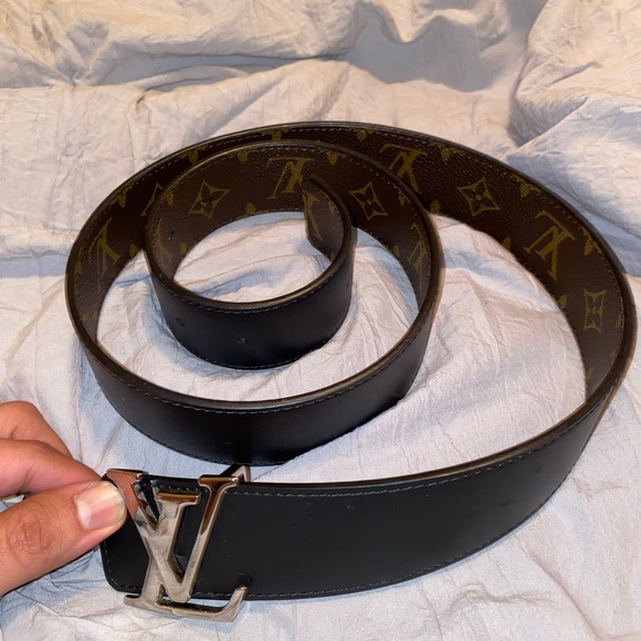 Louis Vuitton Reversible belt sizes 30-32 - Picture 2 of 4